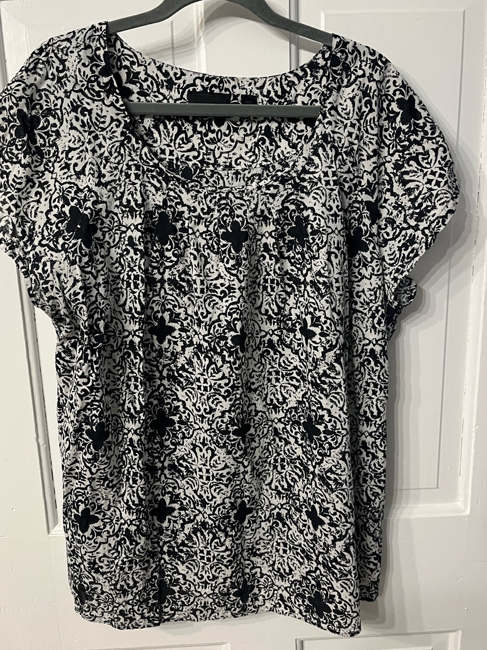 Avenue 22/24 Lightweight Cotton Top Black White Print
